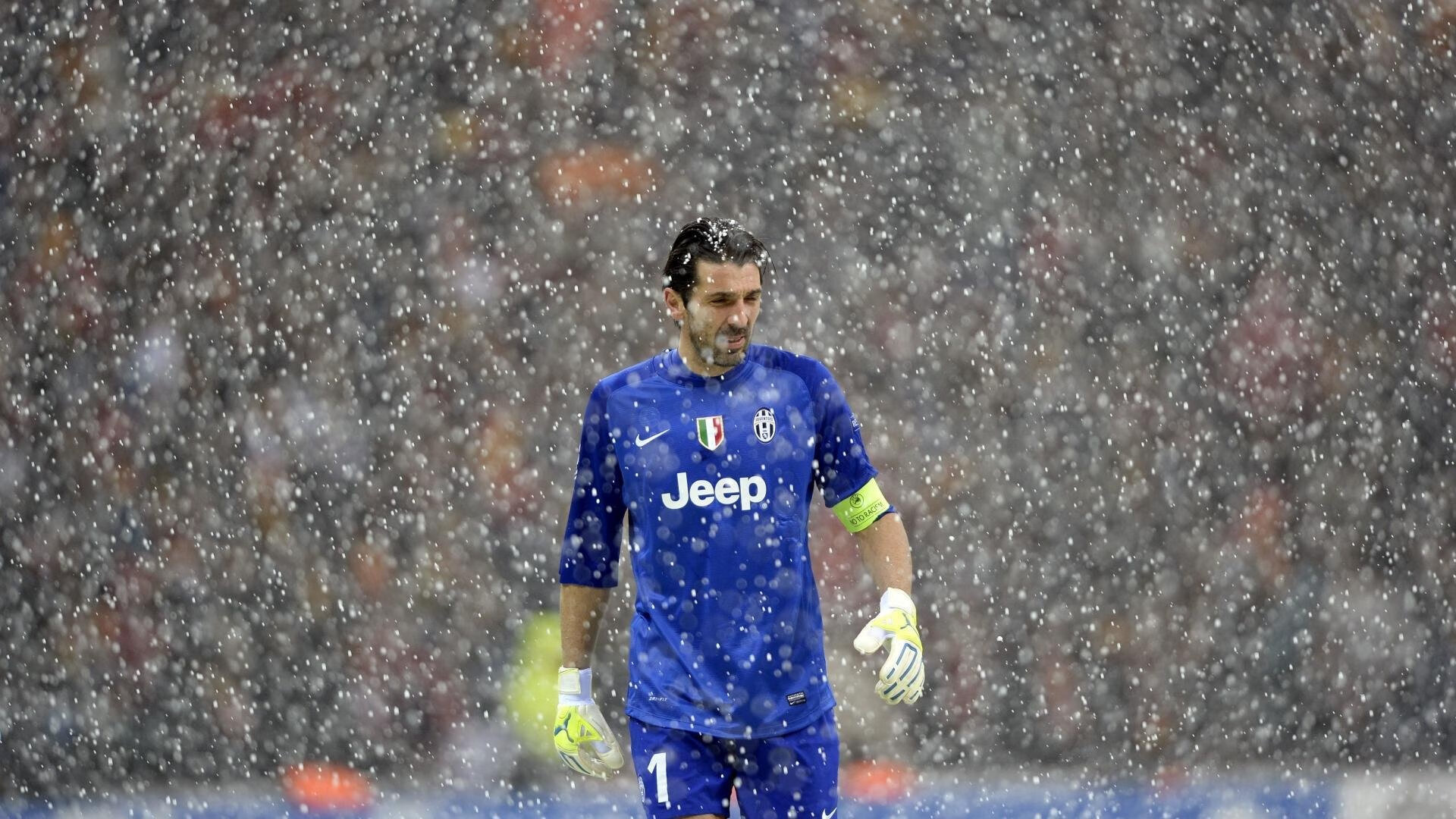 媒体关注女足发展，呼吁平等支持，女足面临问责